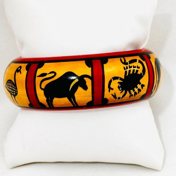 Hand Painted Wood Bangle. - Picture 7 of 7